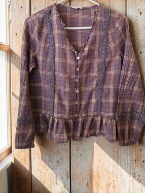 Promesa Plaid Peasant Prairie Top Burgundy Dark Lace Accent Ruffle Hemline Sz S